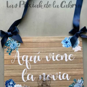 Viene la novia azul marino