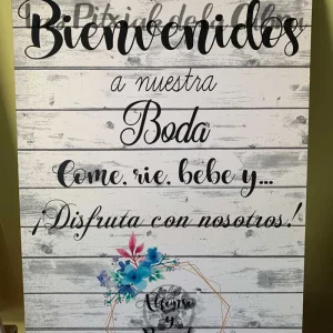 Cartel Bienvenidos con fondo de madera