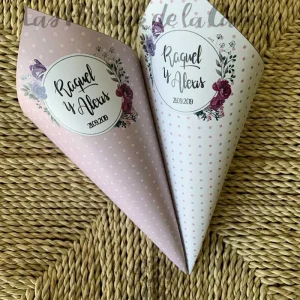 Conos para pétalos de boda Raquel y Alexis