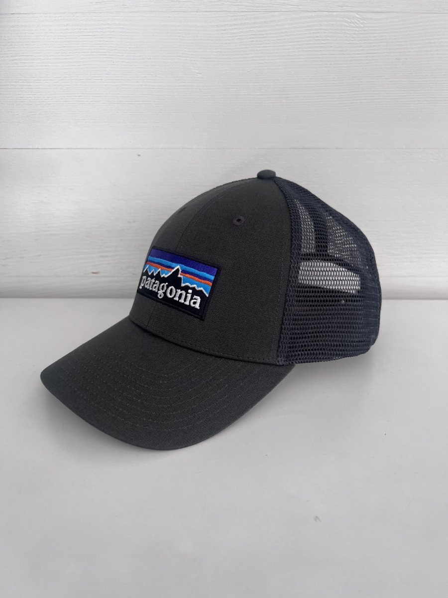 Patagonia P6 Logo Trucker Hat - Imagen 5