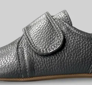 Poco Nido zapatos barefoot respetuosos oxford primeros pasos en piel gris