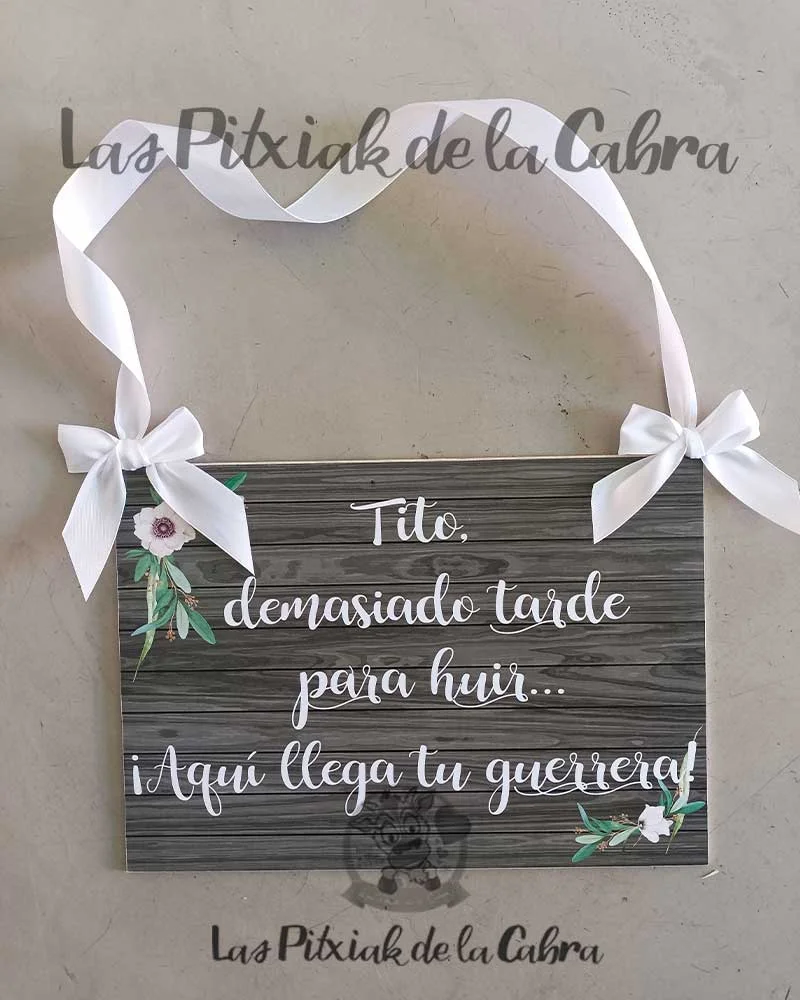 Aquí viene la Novia Gris con flores Blancas - Imagen 3