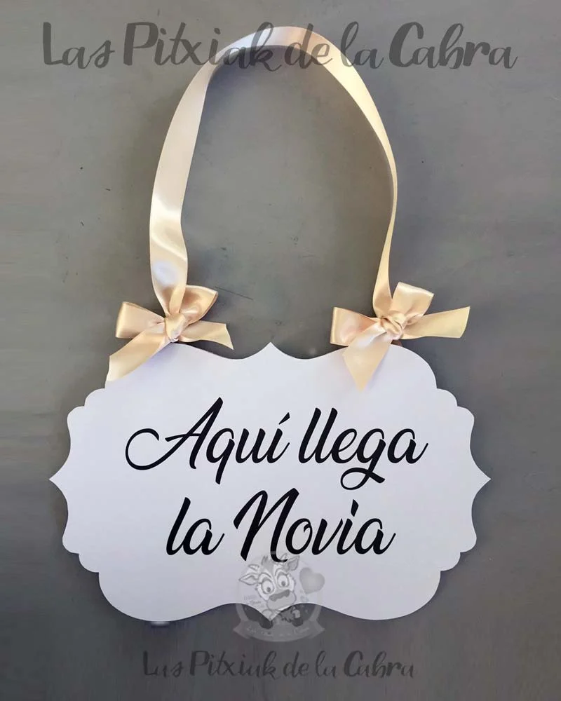 Cartel Vintage “Aquí llega la Novia” - Imagen 2