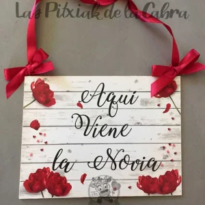 Aquí viene la Novia flores rojas