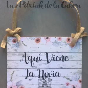 Aquí viene la Novia flores redondas